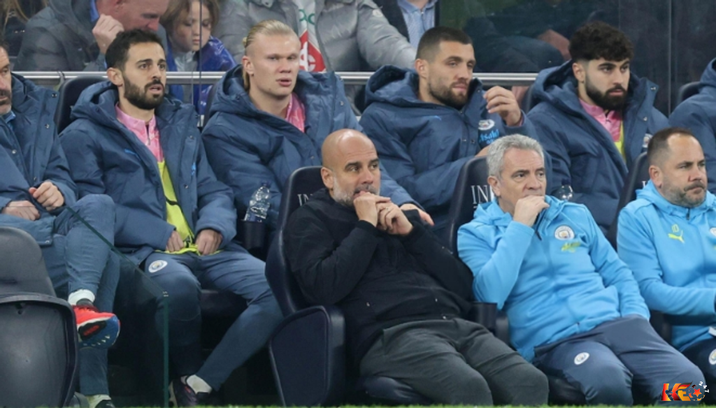 HLV Pep Guardiola quyết định không sử dụng nhiều trụ cột để đảm bảo an toàn. | Keolive247