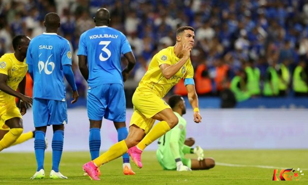 Ronaldo mừng bàn gỡ hòa Al Hilal tại chung kết Arab Club Champions Cup . | Keolive247