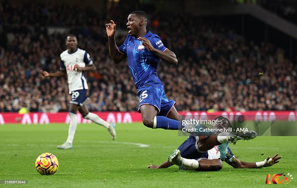 Caicedo kiếm về quả penalty cho Chelsea | Keolive247